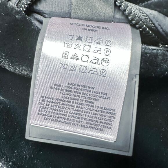 Moose Knuckles | Women | Quilted Eaton Bunny Black Reversible Faux Fur Coat | XS - Picture 8 of 16